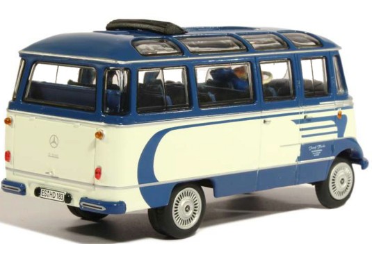 1/43 MERCEDES O 319 Bus + Chauffeur MERCEDES