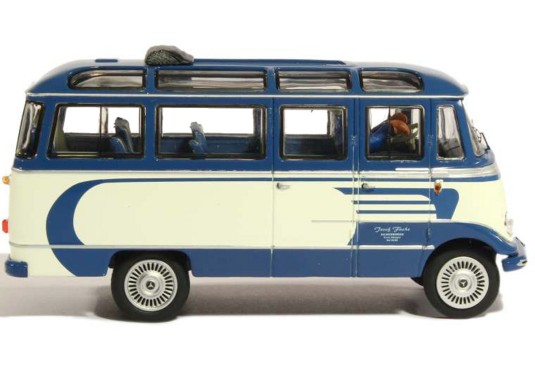 1/43 MERCEDES O 319 Bus + Chauffeur MERCEDES