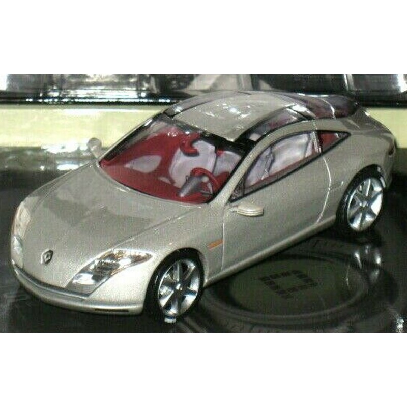1/43 RENAULT Fluence RENAULT 1/43 RENAULT Fluence RENAULT
