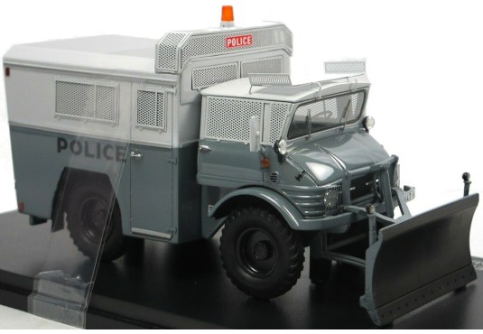 1/43 MERCEDES Unimog Police Maintien de l'Ordre 1987 MERCEDES