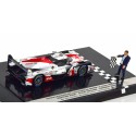 1/43 TOYOTA TS050 N°8 Le Mans 2018 + Personnage TOYOTA