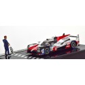 1/43 TOYOTA TS050 N°8 Le Mans 2018 + Personnage TOYOTA