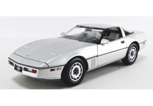 1/18 CHEVROLET Corvette C4 1984 CHEVROLET