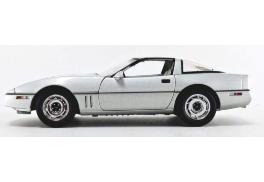 1/18 CHEVROLET Corvette C4 1984 CHEVROLET