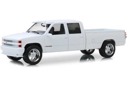 1/18 CHEVROLET Silverado 3500 1997 CHEVROLET