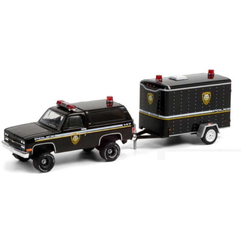 1/64 CHEVROLET K5 Blazer Utica Police + Remorque 1990 CHEVROLET 1/64 CHEVROLET K5 Blazer Utica Police + Remorque 1990 CHEVROLET