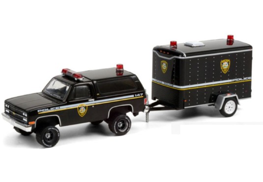 1/64 CHEVROLET K5 Blazer Utica Police + Remorque 1990 CHEVROLET