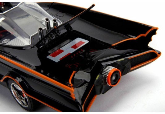 1/18 BATMOBILE + Personnages BATMOBILE