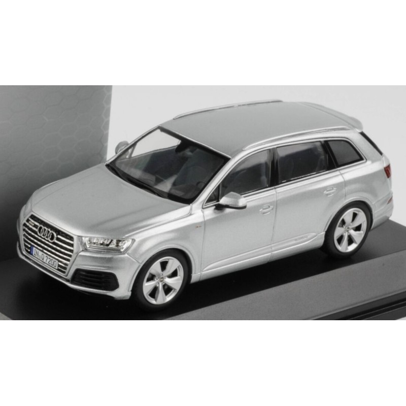 1/43 AUDI Q7 2015 AUDI