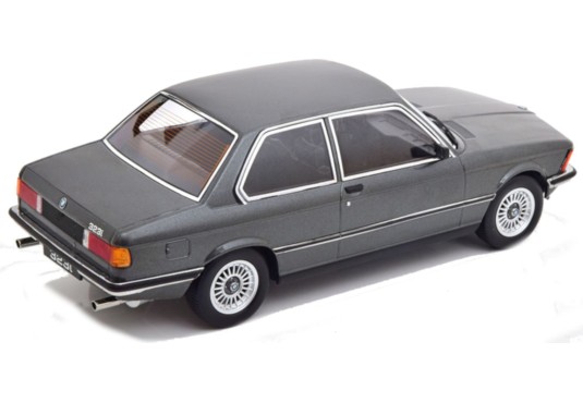 1/18 BMW 323i 1975