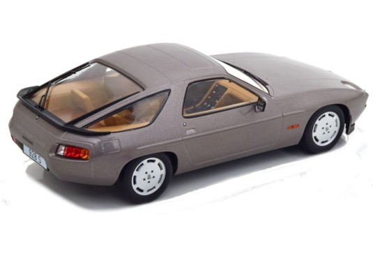 1/18 PORSCHE 928 S 1980