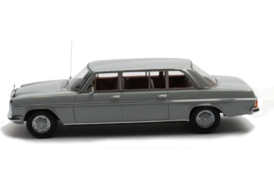 1/43 MERCEDES W114 Lang 1969