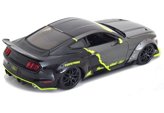 1/18 FORD Mustang GT 2015