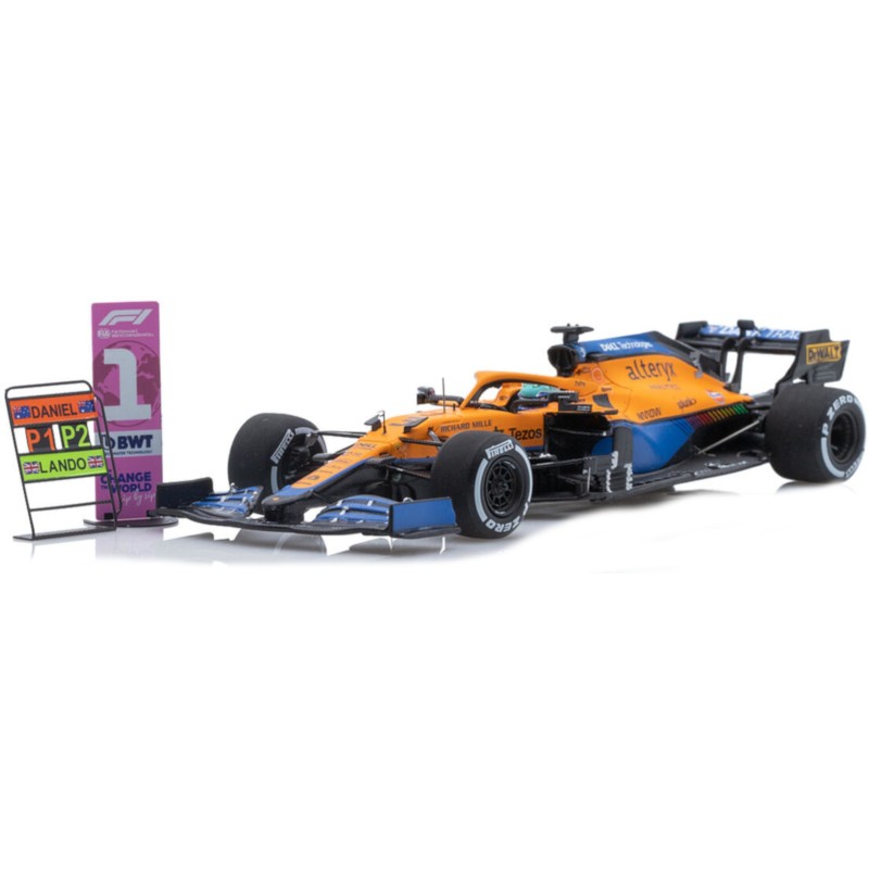 1/43 Mc LAREN MCL35M N°3 GP Italie 2021 + Pit Board