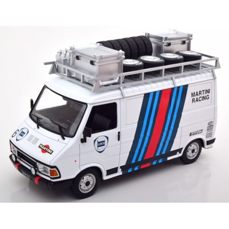 1/18 FIAT 242 Assistance Martini Rally Team Lancia + Accessoires + Pneus