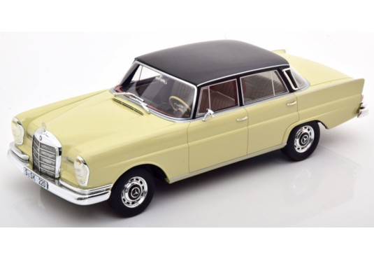 1/18 MERCEDES 220 SE W111 1966