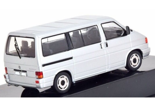 1/43 VOLKSWAGEN T4 Caravelle Multivan 1990