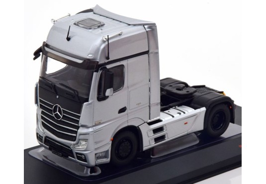 1/43 MERCEDES Actros MP4 2011