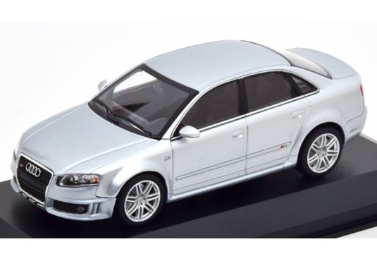 1/43 AUDI RS4 2004