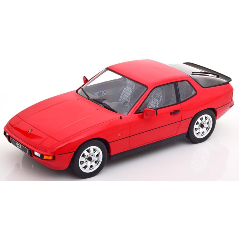 1/18 PORSCHE 924 1985