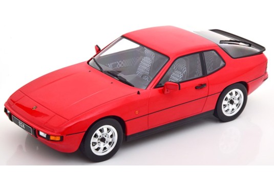 1/18 PORSCHE 924 1985