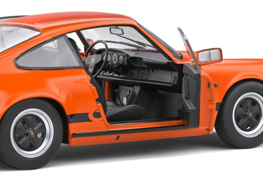 1/18 PORSCHE 911 3.0 Carrera 1977