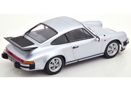 1/18 PORSCHE 911 3.2L Carrera 1988