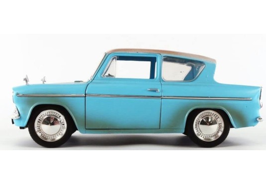 1/24 FORD Anglia + Personnage Harry Potter 1959