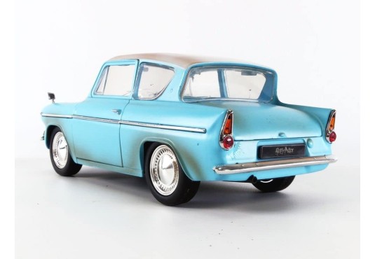 1/24 FORD Anglia + Personnage Harry Potter 1959