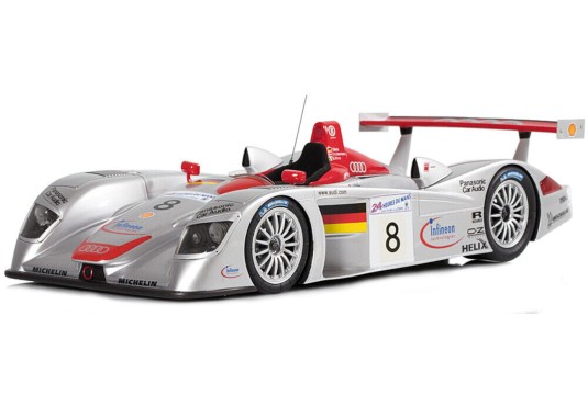 1/18 AUDI R8 N°8 Le Mans 2000