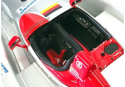 1/18 AUDI R8 N°8 Le Mans 2000