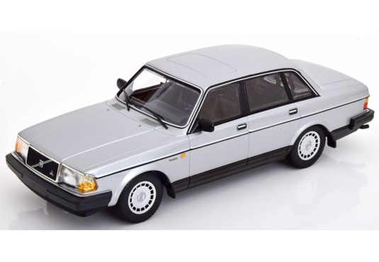 1/18 VOLVO 240 GL 1986