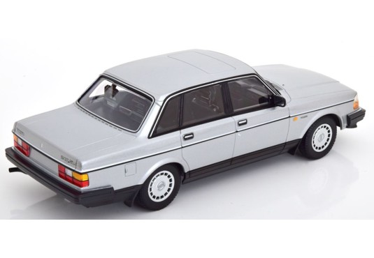 1/18 VOLVO 240 GL 1986