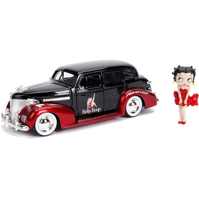 1/24 CHEVROLET Master Deluxe 1939 + Personnage BETTY BOOP