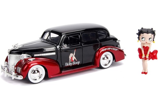 1/24 CHEVROLET Master Deluxe 1939 + Personnage BETTY BOOP