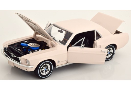 1/18 FORD Mustang Coupé 1967 The She Country Mustang