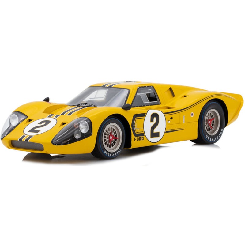 1/18 FORD GT40 N°2 Le Mans 1967 + Vitrine