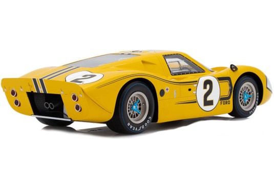 1/18 FORD GT40 N°2 Le Mans 1967 + Vitrine