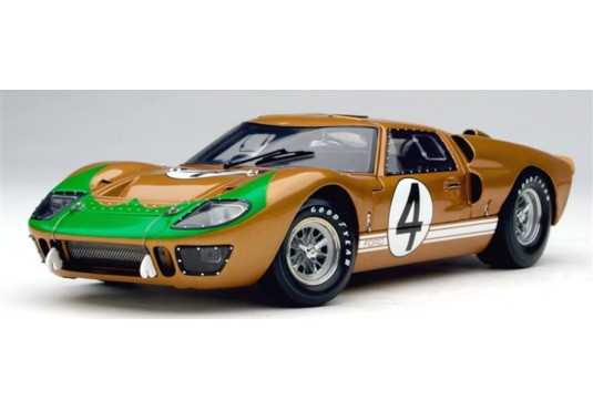 1/18 FORD GT40 MKII N°4 Le Mans 1966