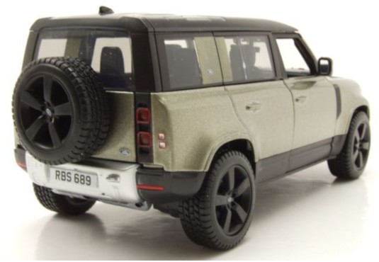 1/24 LAND ROVER Defender 110 2022