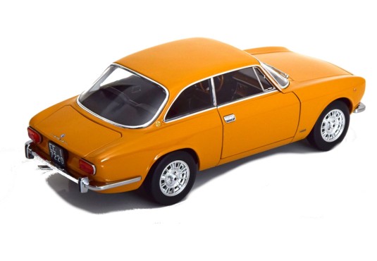 1/18 ALFA ROMEO 1750 GTV 1970
