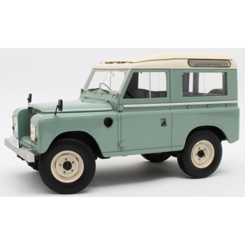 1/18 LAND ROVER 88 Série III 1978