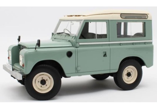 1/18 LAND ROVER 88 Série III 1978