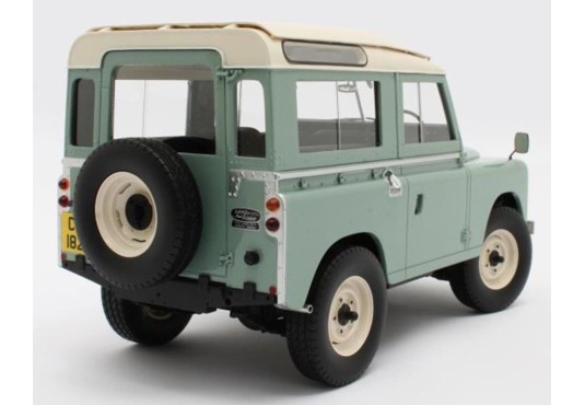 1/18 LAND ROVER 88 Série III 1978