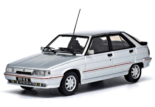 18/43 RENAULT 11 Turbo 1988