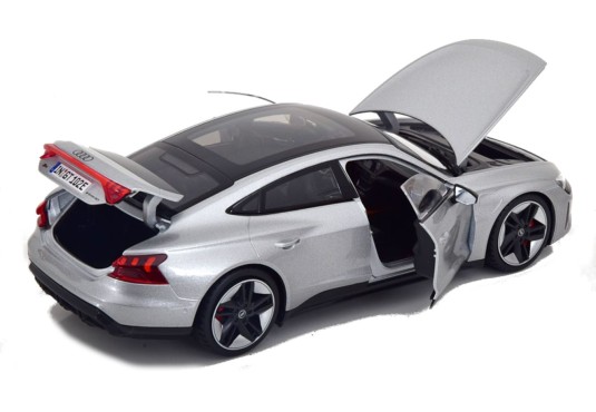 1/18 AUDI RS e-Tron GT 2022