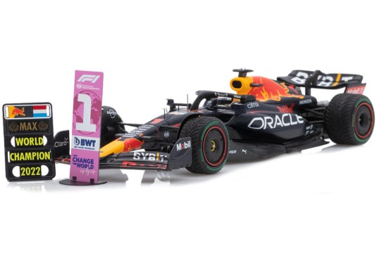 1/43  RED BULL RB18 N°1...