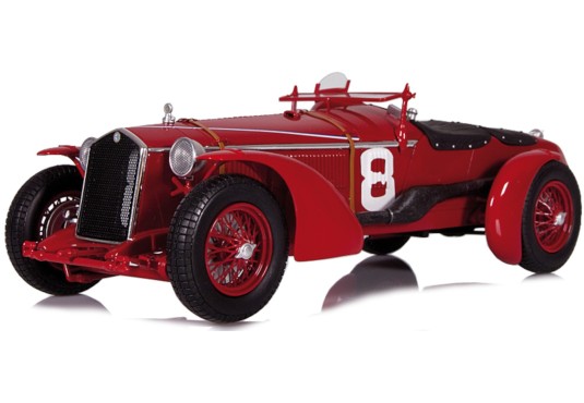 1/18 ALFA ROMEO 8C N°8 Le Mans 1932 + Vitrine