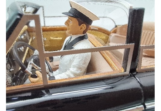 1/18 CITROEN 15-6 H Landaulet Chapron 1956 + Personnage Charles de Gaulle + Chauffeur