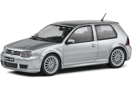 1/43 VOLKSWAGEN Golf IV R32...